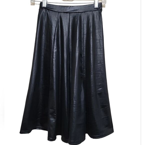 Boohoo Women's Black Skater Skirt Sz 4 - Picture 1 of 7